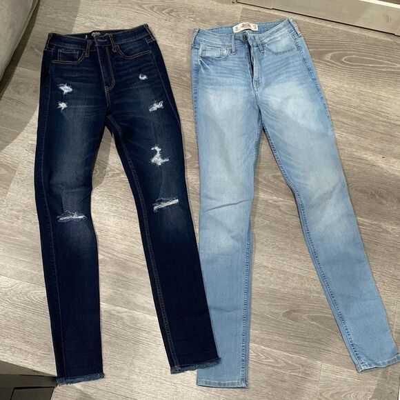 2 Hollister Jeans - Picture 1 of 4